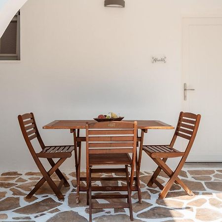 Celestial Seaview Apartments - Afroditi Naxos City ภายนอก รูปภาพ